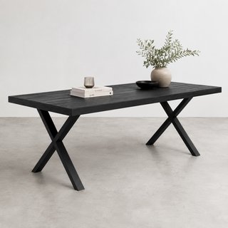 Mesa de comedor de madera negra