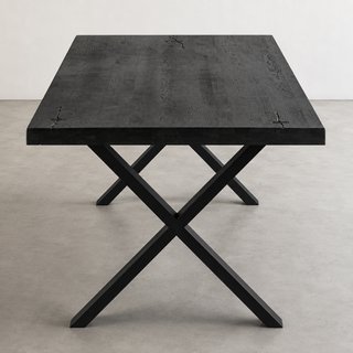Mesa de comedor de madera negra