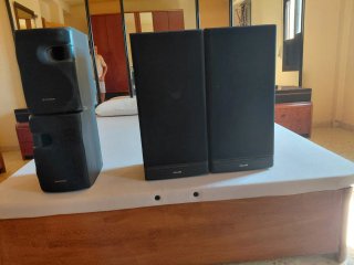 Altavoces Philips Negros