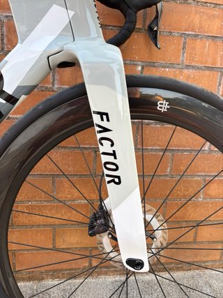 Factor One Ultegra Di2 12v talla L