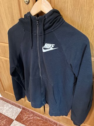 Felpa Nike nera con cerniera