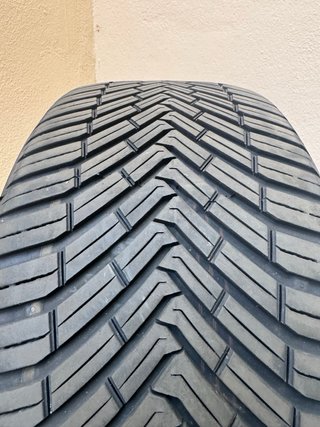 5 Neumáticos Continental 245/45 R18