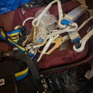 Arnés de seguridad con eslinga
