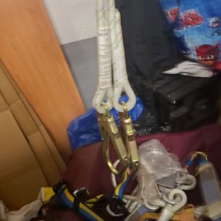 Arnés de seguridad con eslinga