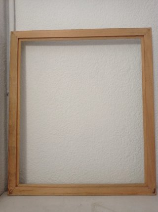 Marco de madera clásico dorado y blanco