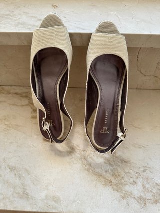 Zapatos abiertos, a estrenar, Farruxt crema T39