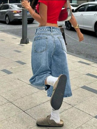 Pantalones cortos vaqueros desgastados