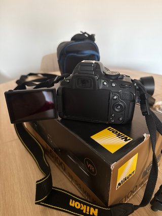 Nikon D5100 + Lente 55-200mm VR + Extras
