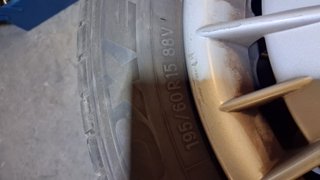 Neumáticos 195/60 R15 con 5000km y llantas