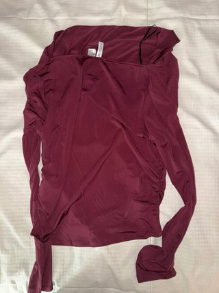 Top granate escotado manga larga talla S Stradivar