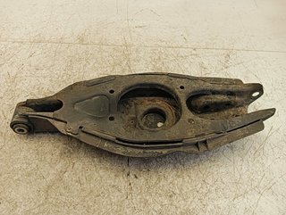 BRAZO SUSPENSION SUPERIOR TRASERO DERECHO MERCEDE