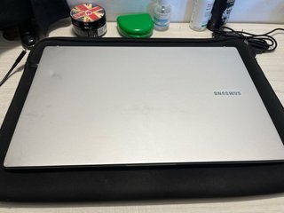 Samsung Galaxy Book2 - Intel Core i5 / 8GB RAM / I