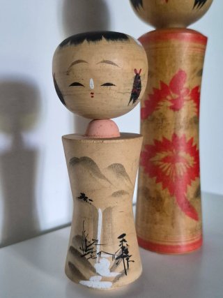 Coppia bambole Kokeshi giapponesi