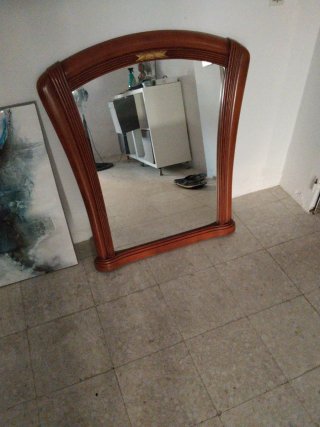 Espejo de madera con detalles dorados medidas