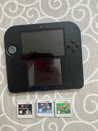 Nintendo 2DS Nera con custodia blu