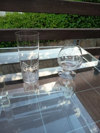 Vasos altos y copas de cognac de cristal