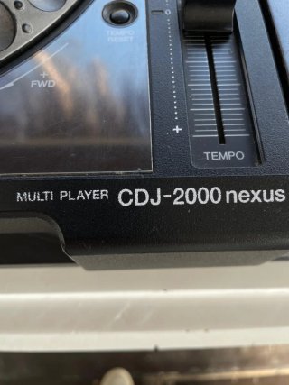 2 CDJ-2000 Nexus y 1 DJM-900 Nexus