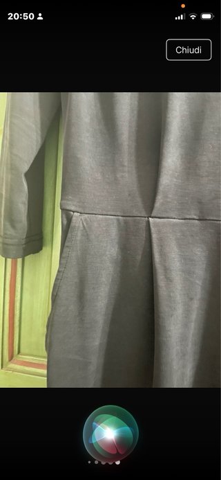 Abito nero, cintura non compresa