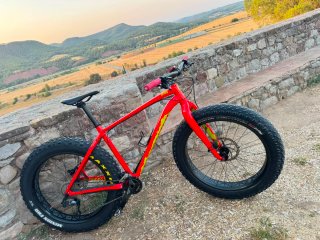 Bicicleta Fat Bike Roja Specialized