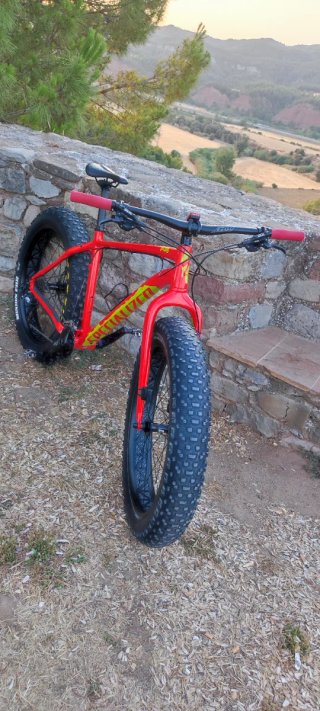 Bicicleta Fat Bike Roja Specialized