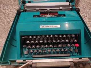 Máquina de escribir Olivetti Studio 45