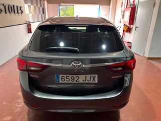 Toyota Avensis 2.0d 150cv 2015