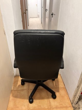 Silla de oficina negra