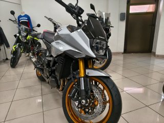 Suzuki Katana 2026 Plata y Rojo