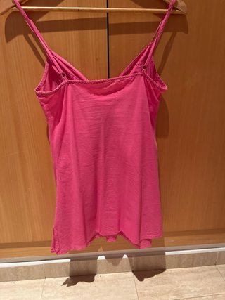 Camiseta tirantes rosa con encaje