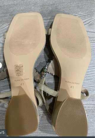 Sandalias Alma en Pena pedrería beige