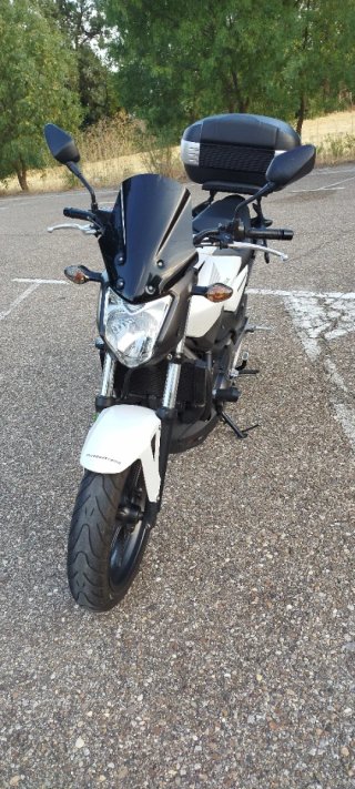 Honda NC750SA Blanca y Negra Limitada A2