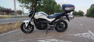 Honda NC750SA Blanca y Negra Limitada A2