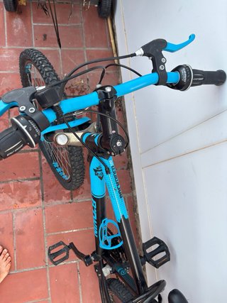Bicicleta Montaña B'Twin Azul y Negra