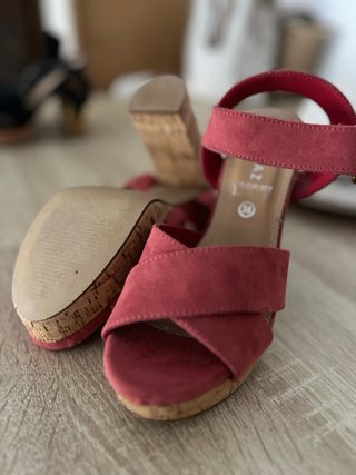 Zapatos de tacón color melocotón, nuevos