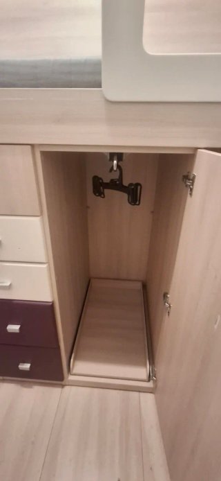 Cama alta con cajonera y escaleras