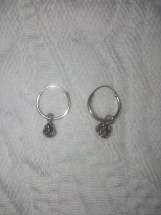 Pendientes plata aro con charms de flor