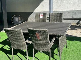 Nueva terraza de mesa + 4 sillas