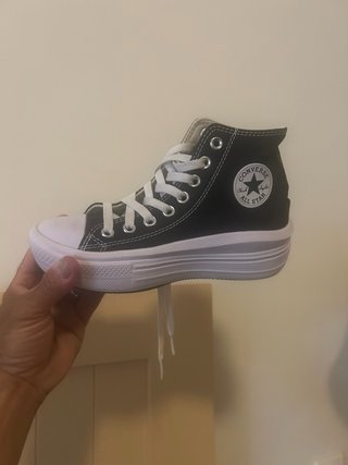 Converse plataforma negras y blancas