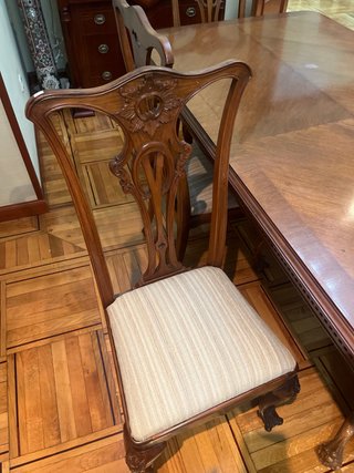 Mesa de comedor de madera