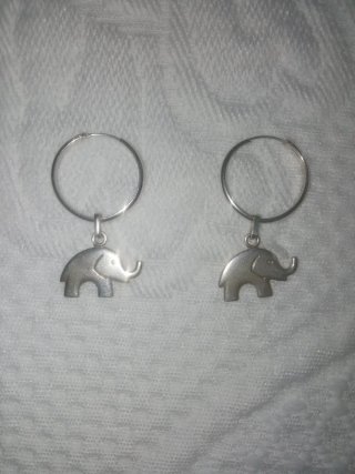 Pendientes aro con elefante plata