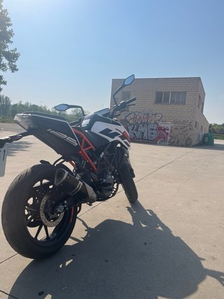 ¡KTM Duke 125 Ceramic White 2020!