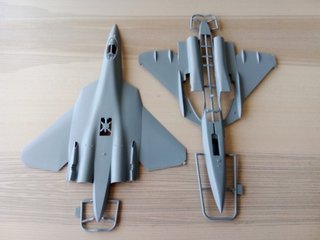 SUKHOI SU-57 FIGHTER MAQUETA ZVEZDA 1/48