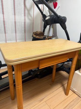 Conjunto Mesa Madera y 3 Sillas con Cojines