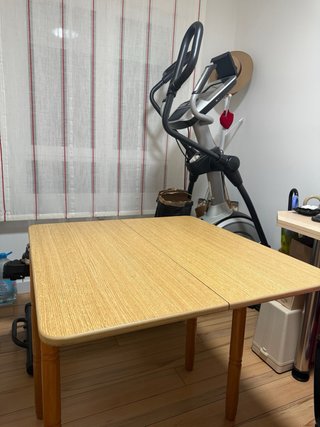 Conjunto Mesa Madera y 3 Sillas con Cojines