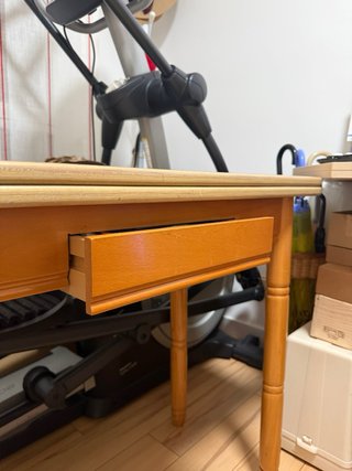 Conjunto Mesa Madera y 3 Sillas con Cojines