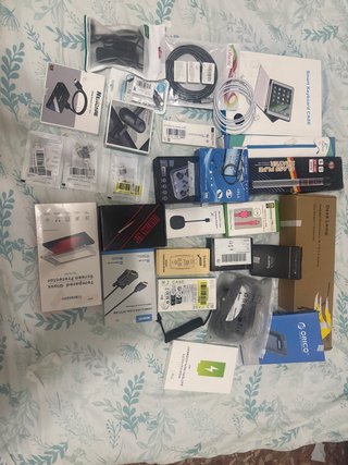 Lote de accesorios electrónicos varios