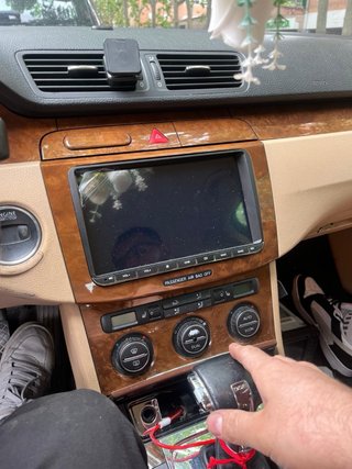 Instalacion de radios coches pantalla y car-audio