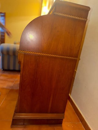 Mueble de salón de madera robusto