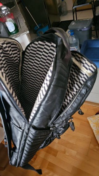 Mochila Kipling Negra Multifacética