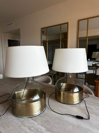 Pareja de lámparas de diseño en cristal y latón